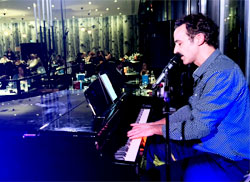 Alex Chanteur Musicien Entertainer - Teaser